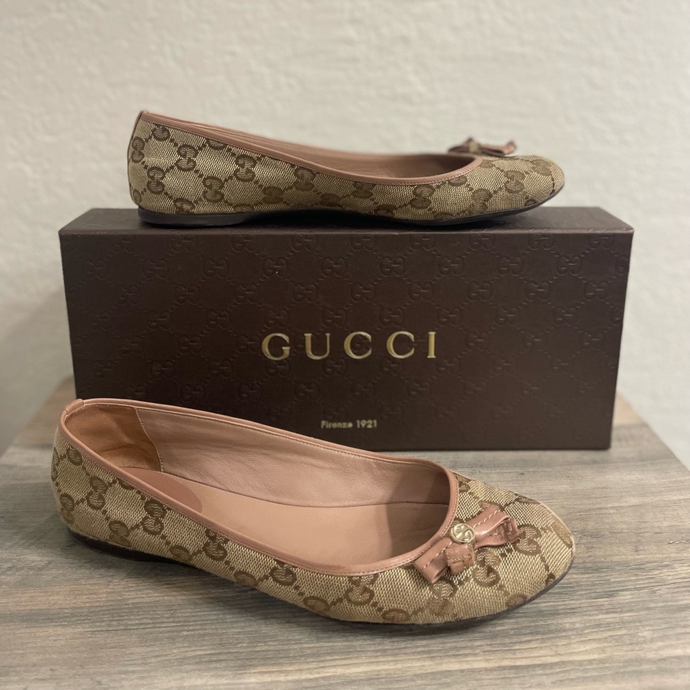 Gucci women’s ballet flats rose canvas. Comes with original box. Size 37